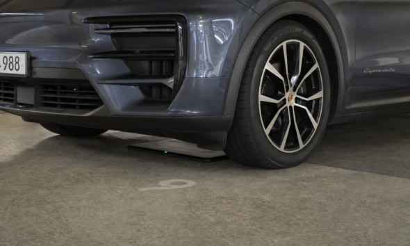 Porsche er først: Cayenne Electric får trådløs induksjonslading - ingen kabel nødvendig