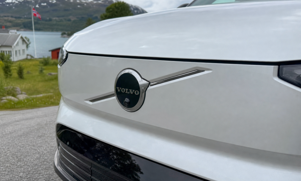 Volvo EX60 allerede bestilt av 50.000 europeere: Men produksjonen henger dramatisk etter etterspørselen