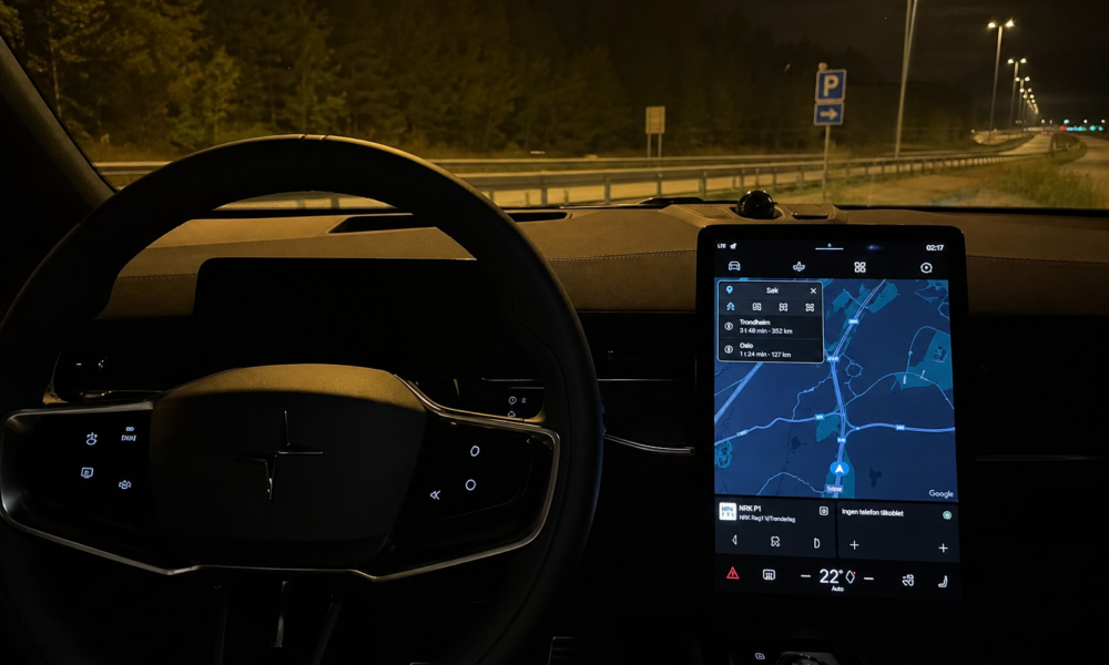 Polestar 3-eiere melder om alvorlig feil: Dashbordet slukner uten varsel midt i kjøringen på motorveien