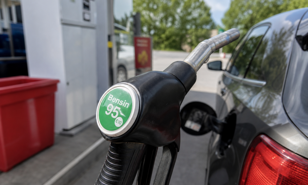 Snuoperasjon i EU: Bensinbilen er kanskje ikke ferdig likevel