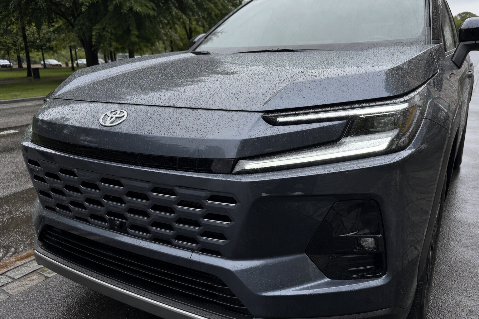 RAV4 Plug-in Hybrid trekkes tilbake: Programvarefeil kan slå av fremdriften i høy fart