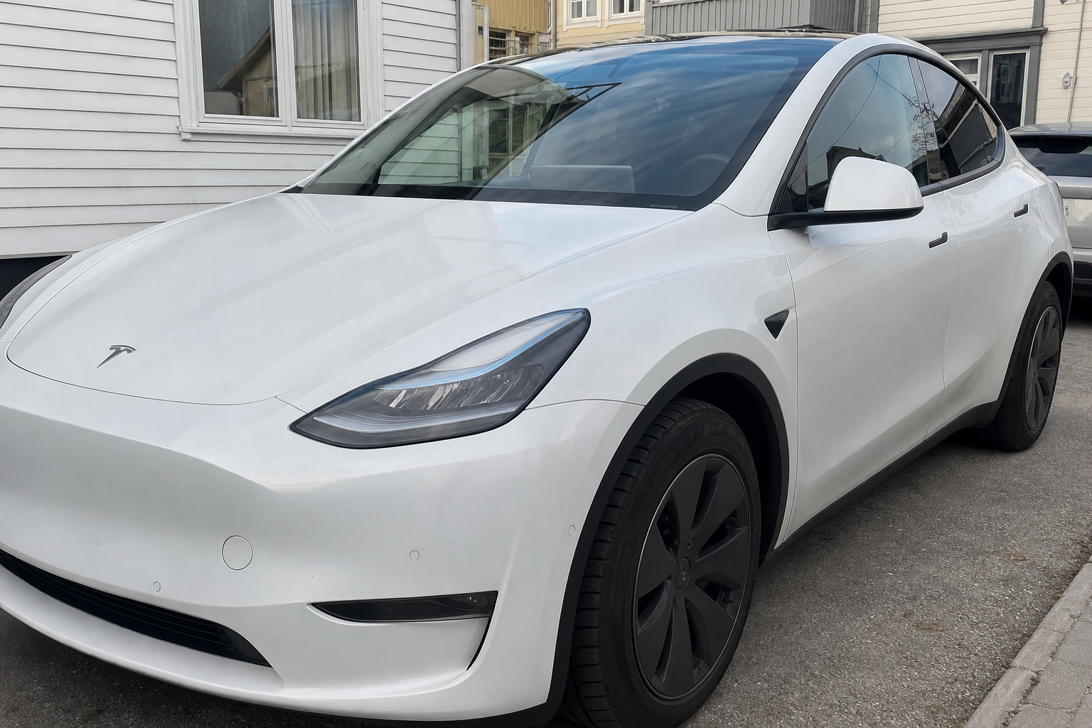 Tesla Model Y mest solgte bil i Europa: Dobbelt så mange registrerte som VW Golf