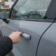 Eier du Volvo EX30: Et flatt hjelpebatteri kan stenge deg ute uten mulighet for nødåpning