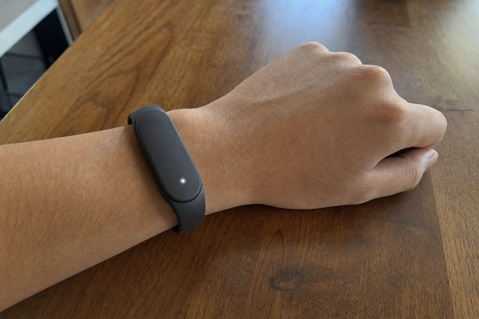 Amazon lanserer armbånd som hører på alt du sier hele dagen: Bør norske forbrukere være bekymret for personvernet?
