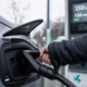 250 kW-løftet på elbilbrosjyren er misvisende: Her er hva du faktisk lader med