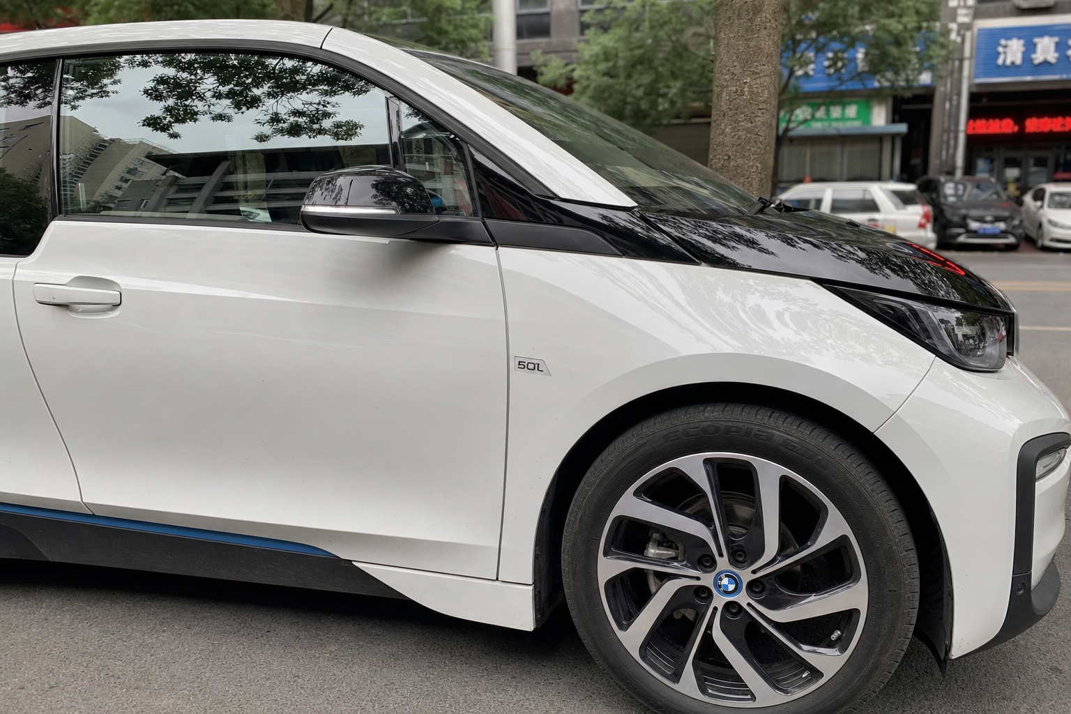 BMW i3 50L kjørte 1.213 km uten å stoppe: Ny rekkevidderekord for familiebil