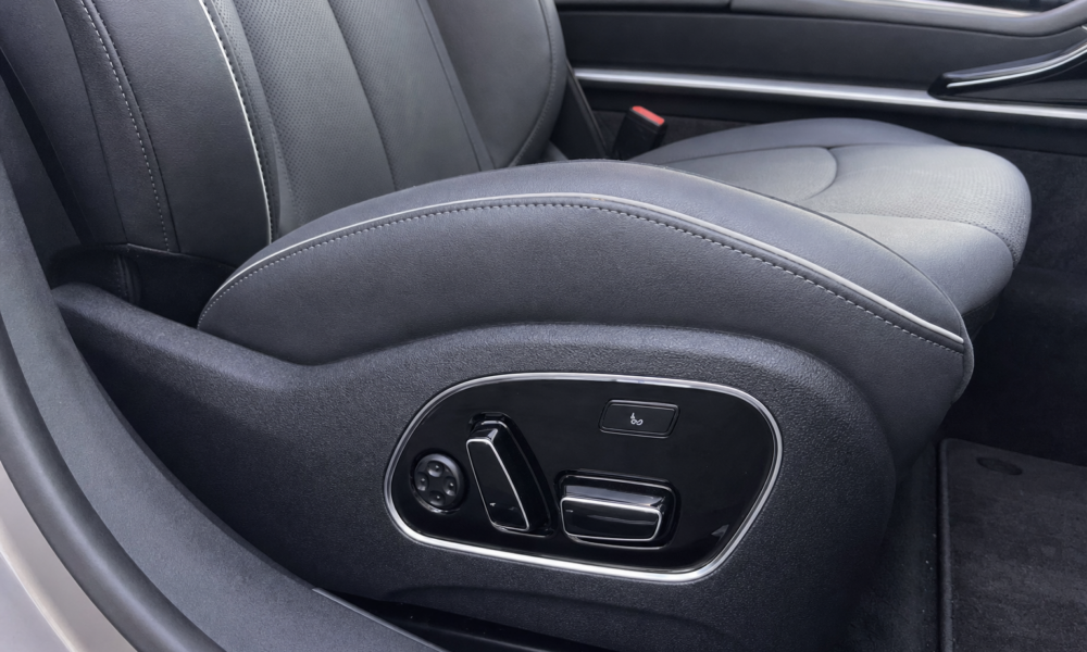 BYD viser Seal 07 generasjon 2: 875 km rekkevidde og massasjestoler i mellomklasse-sedanen