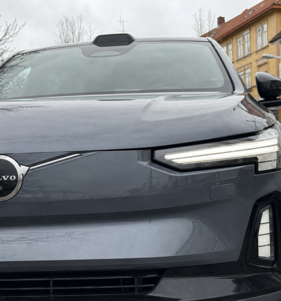 Bestiller du elbil nå? Volvo EX60 tar et år og Tesla Model Y leveres ikke før 2027
