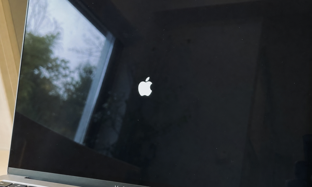 Apple advarer: AI-agenter kan lese alle filene dine, og nå strammes reglene inn