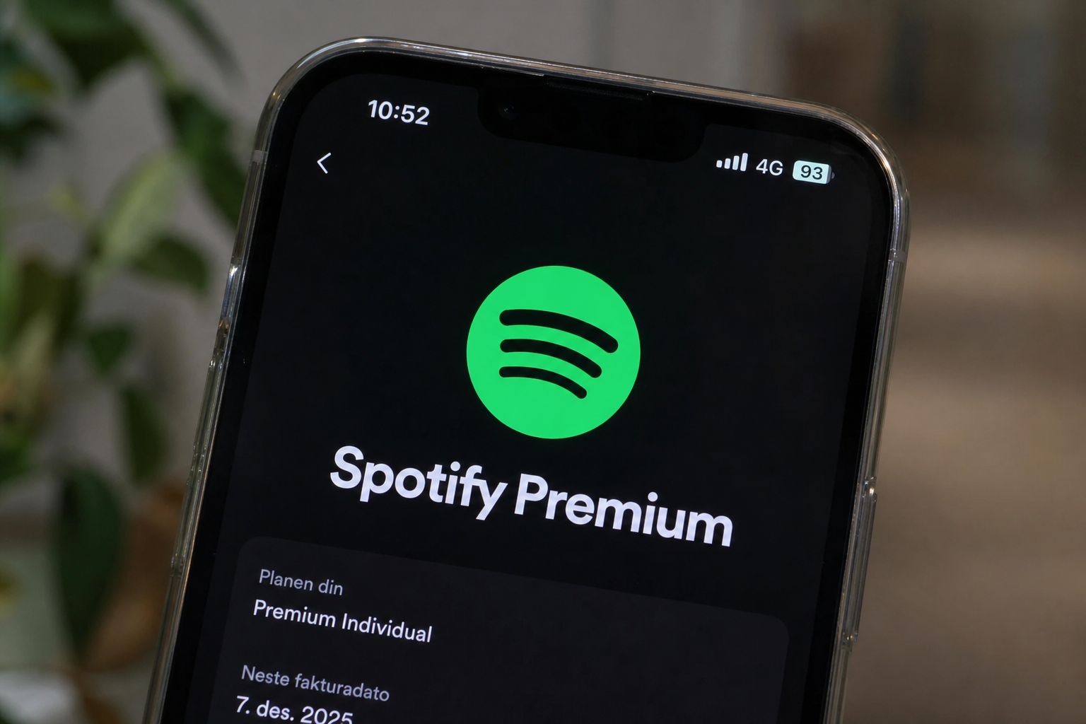 Spotify og Apple Music koster 139 kroner i måneden i Norge: Så mye kan du kutte med familieplanen