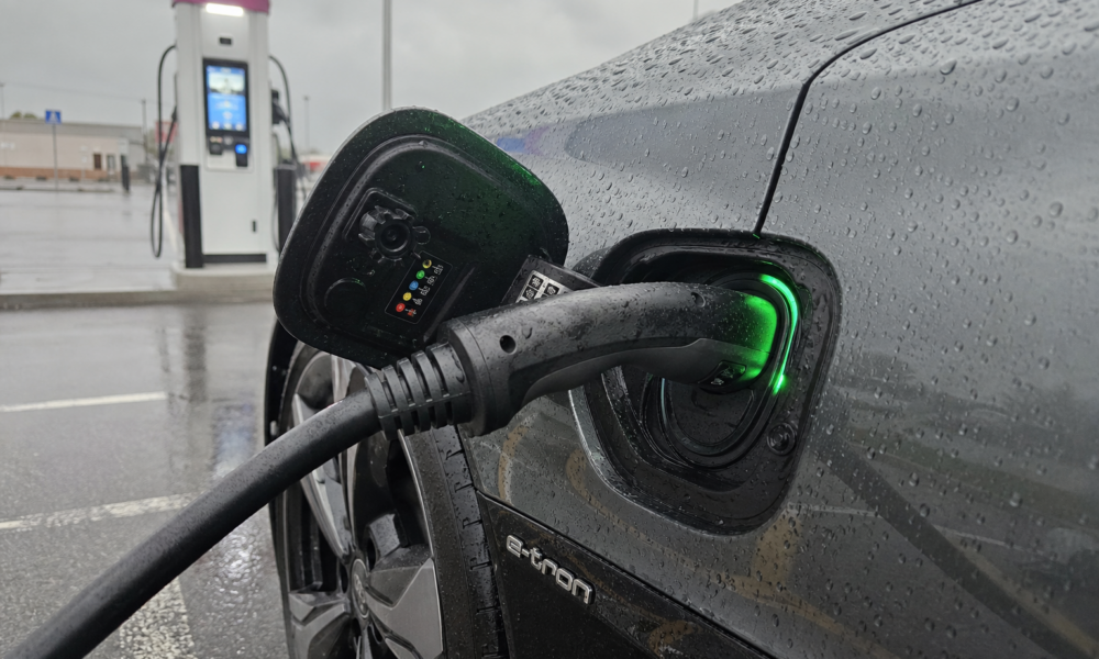 Reklamen lover 18 minutter: Her er den virkelige ladetiden din 800V elbil gir deg i Norge