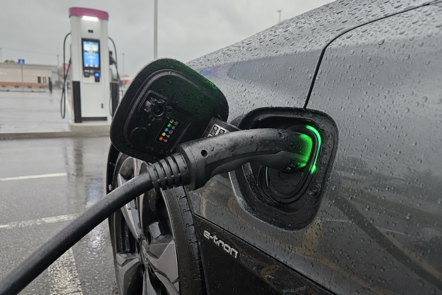 Reklamen lover 18 minutter: Her er den virkelige ladetiden din 800V elbil gir deg i Norge