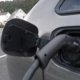Elbilpremium smelter bort: Nå koster elbilen bare 24.000 kroner mer enn bensinbilen
