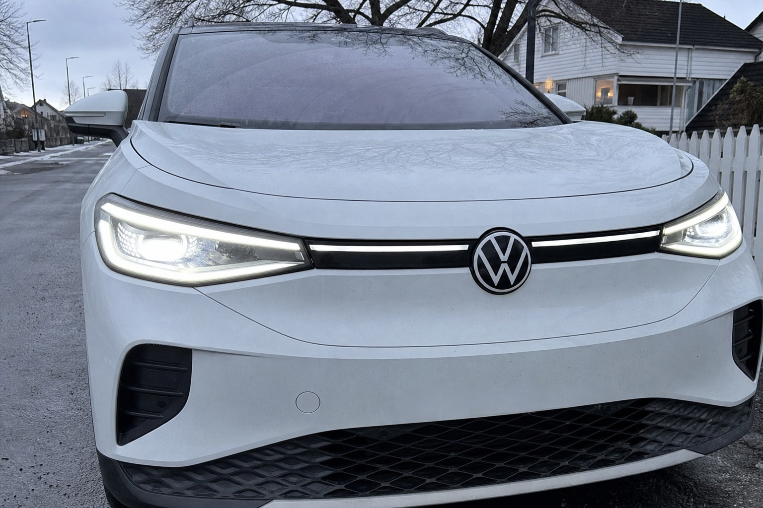 Volkswagen trekker tilbake over 72.000 elbiler for brannfare: Slik sjekker du om din er på listen