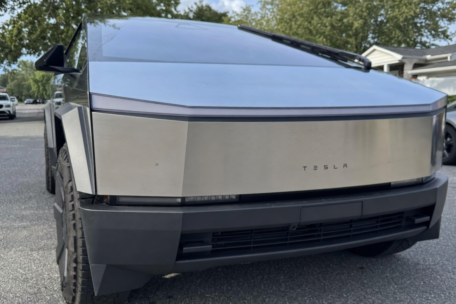 Sju år med venting endte med to setninger fra Tesla: Cybertruck droppet for alle høyreratt-markeder