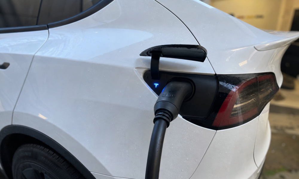 Elbileiernes skjulte strømregning: Du betaler for 20 prosent mer enn batteriet lader