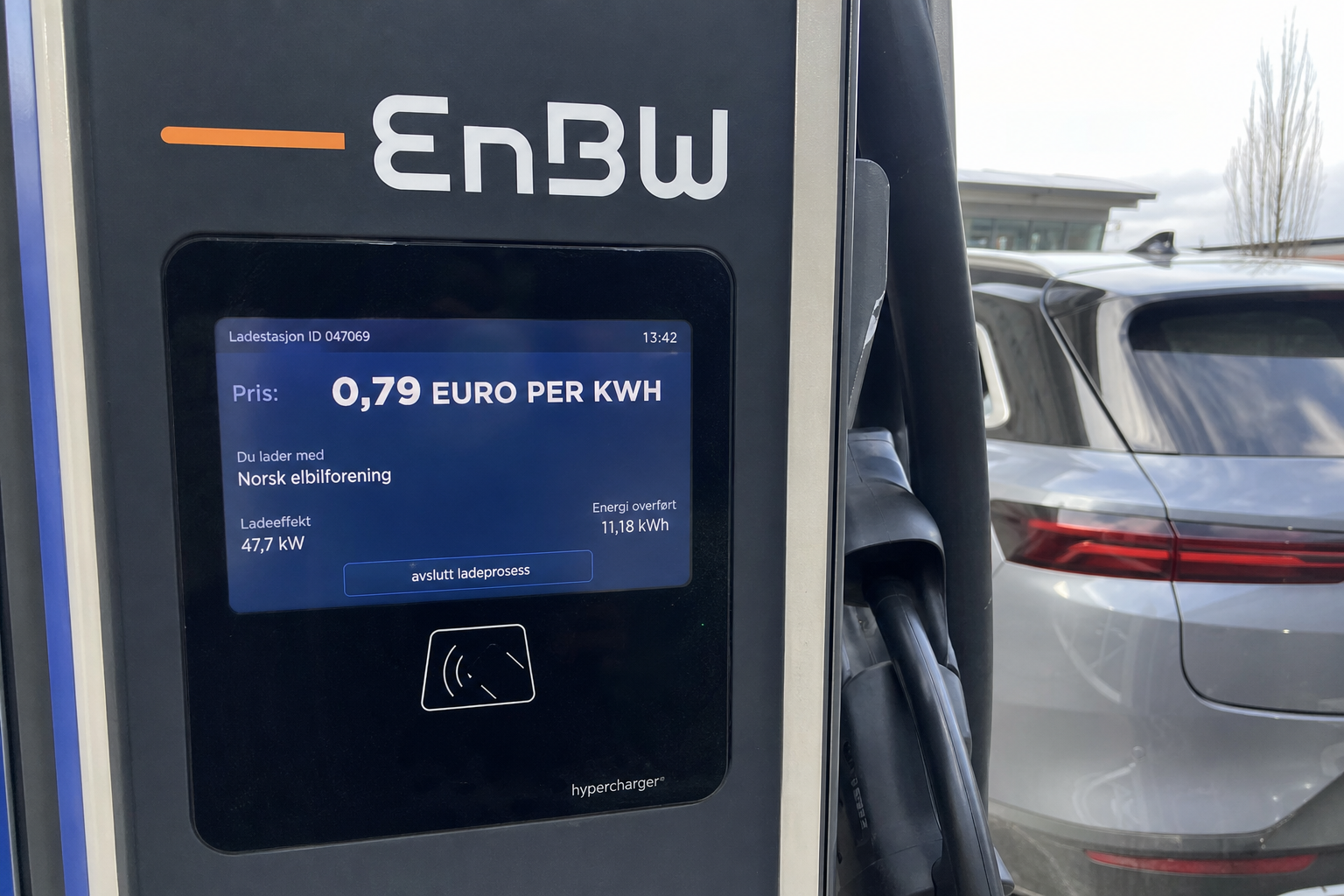 Hurtigladetest 2026: Spontan-pris koster deg nær det dobbelte, ett nettverk tar likt av alle